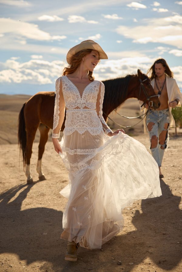 Cooper Brautkleid A-Linien-Brautkleid Hochzeitskleid mit Spitzenanordnung Brautkleid mit V-Ausschnitt Brautkleid mit langen Ärmeln Individuelle Brautkleid-Optionen