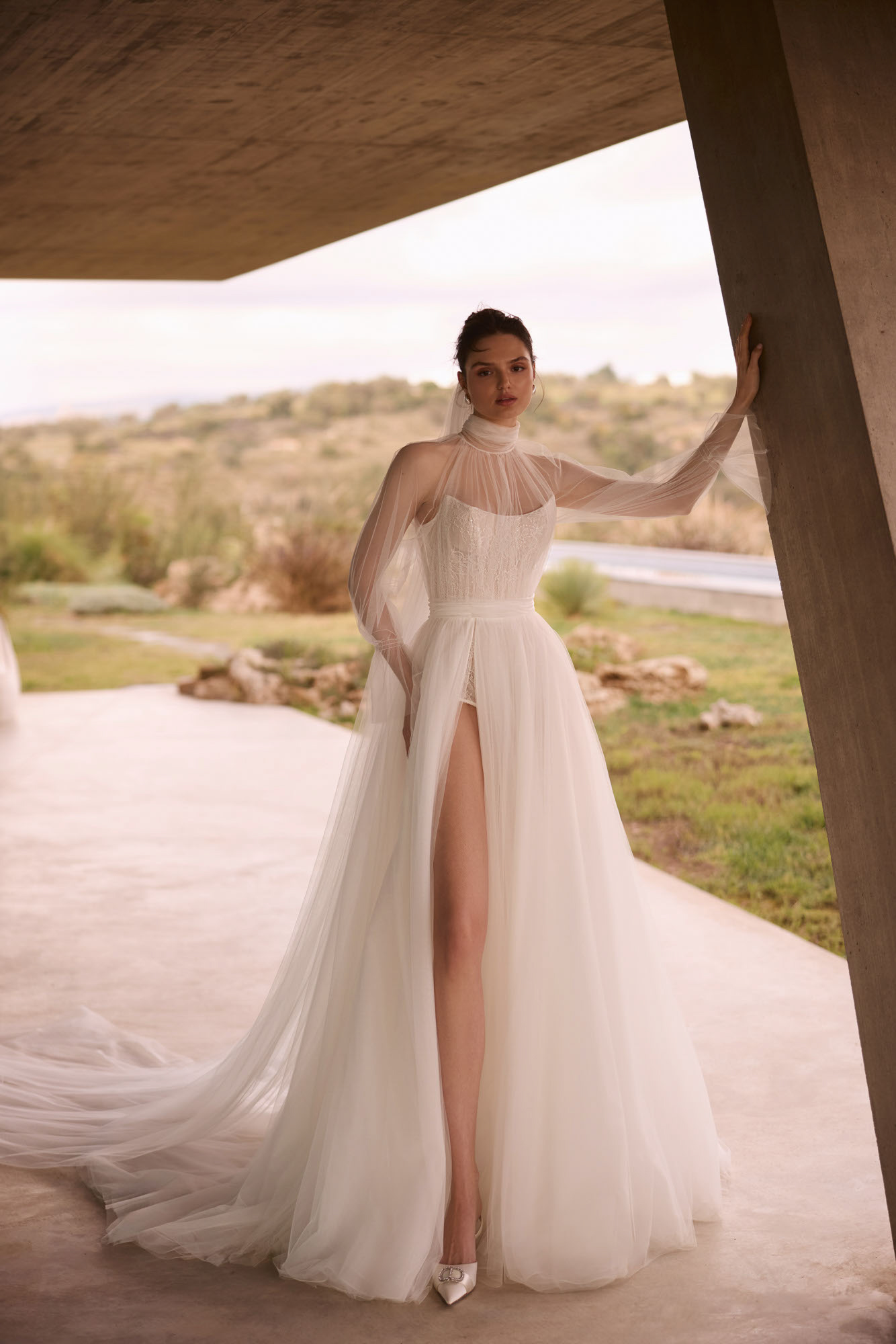 Dare – Brautkleid hochgeschlossen mit Beinschlitz aus Tüll