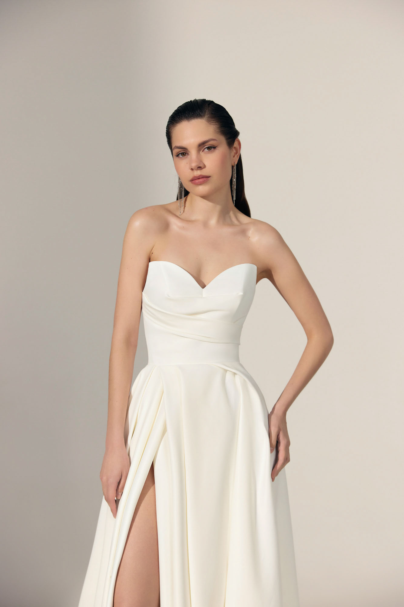 Kalua – modern & elegant mit Herzausschnitt