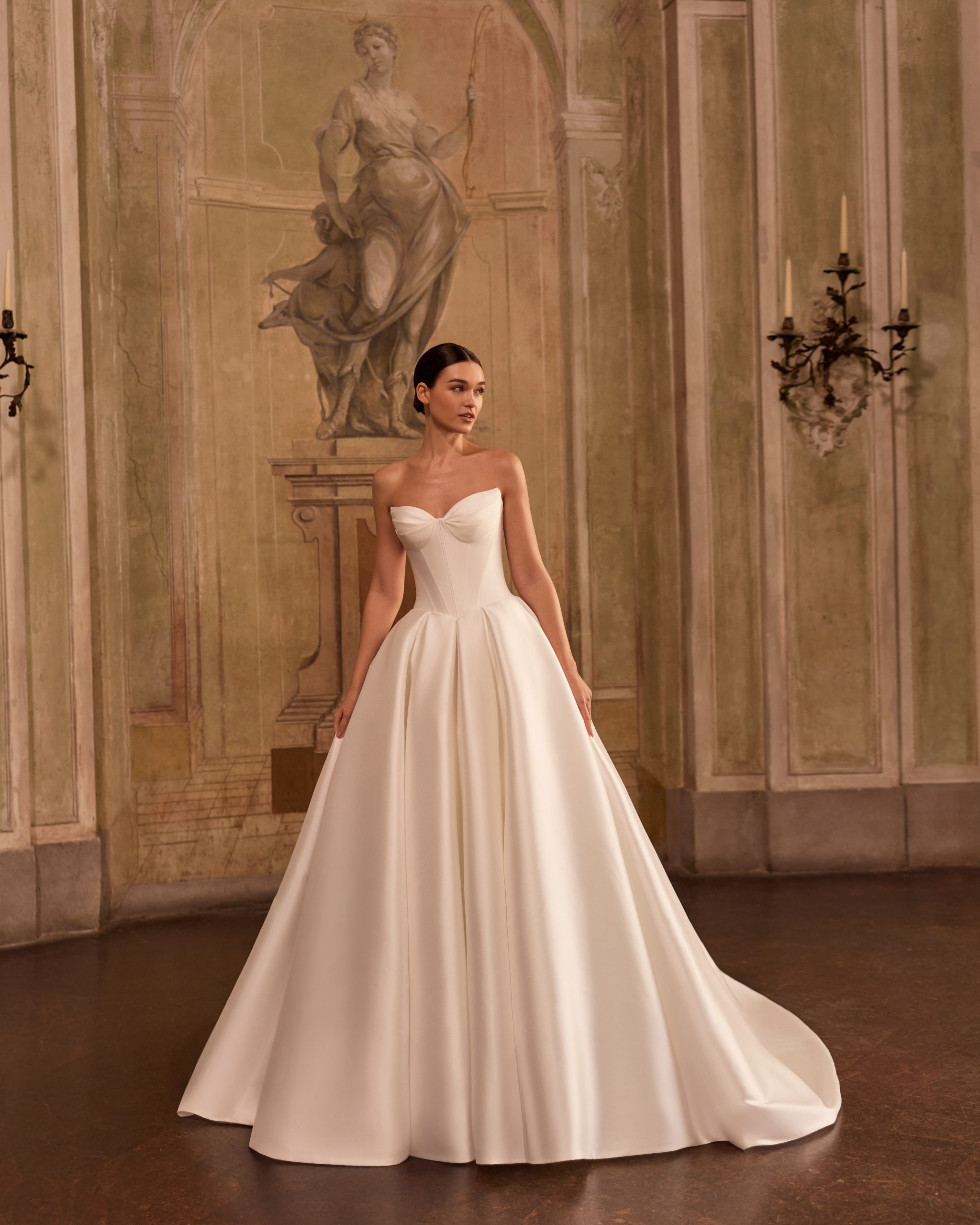 Thalassa_Ap – Mikado Brautkleid mit Cat-Eye-Corsage